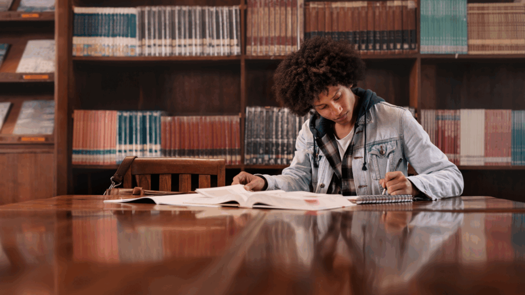 La mejor estrategia para hacer tareas universitarias en menos tiempo